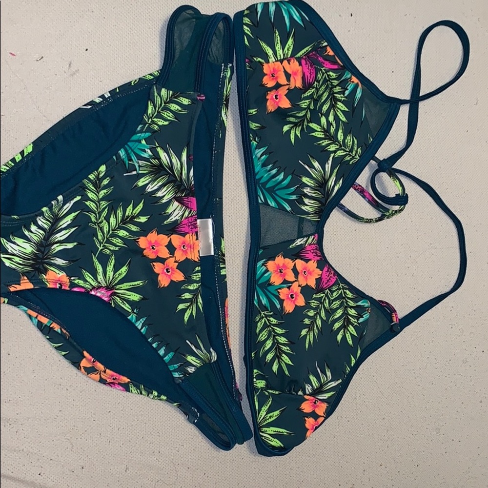 Floral swimsuit/bikini
